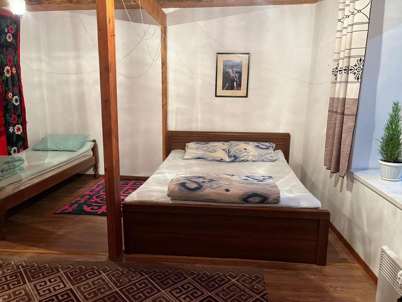 فندق Toktogul Ghesthouse المظهر الخارجي الصورة